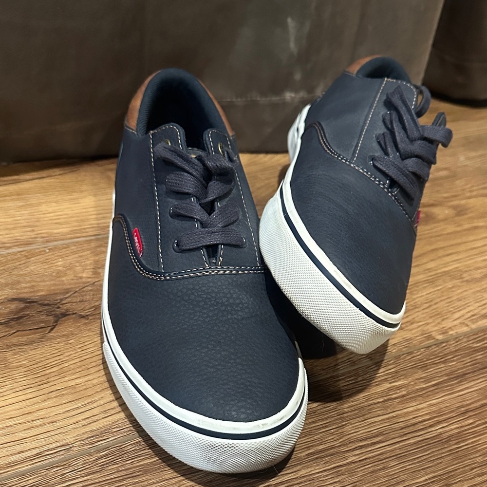 Levi's Men's Dark Blue Sneakers with White Sole